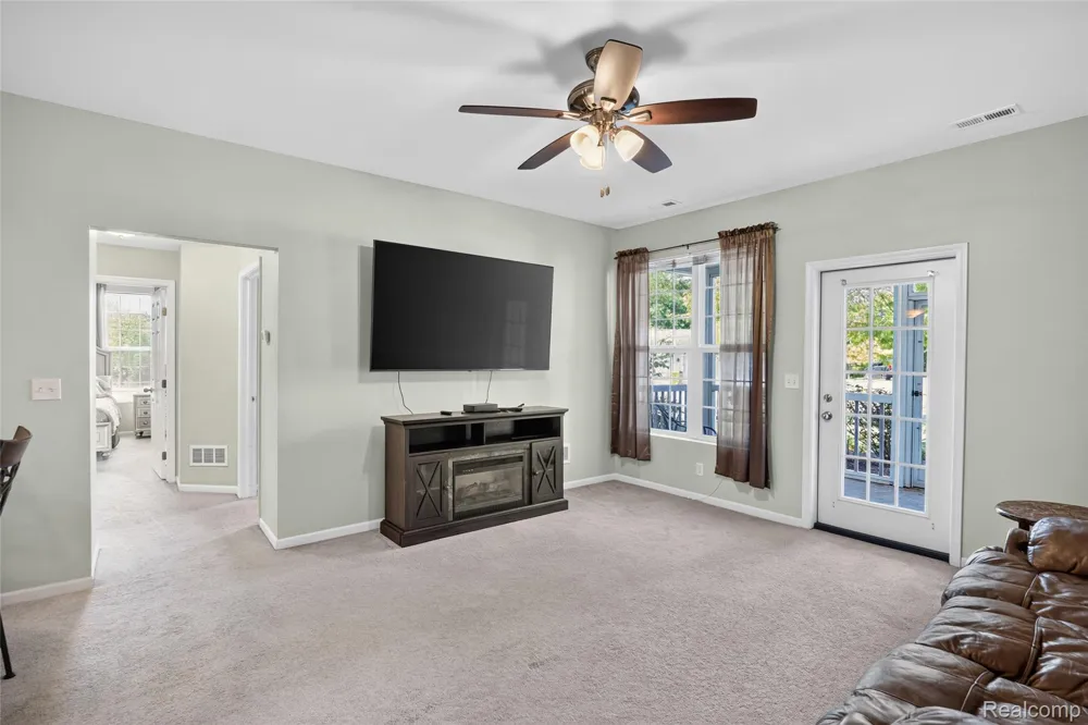 1006 W Summerfield Glen Circle Scio Township, MI 48103