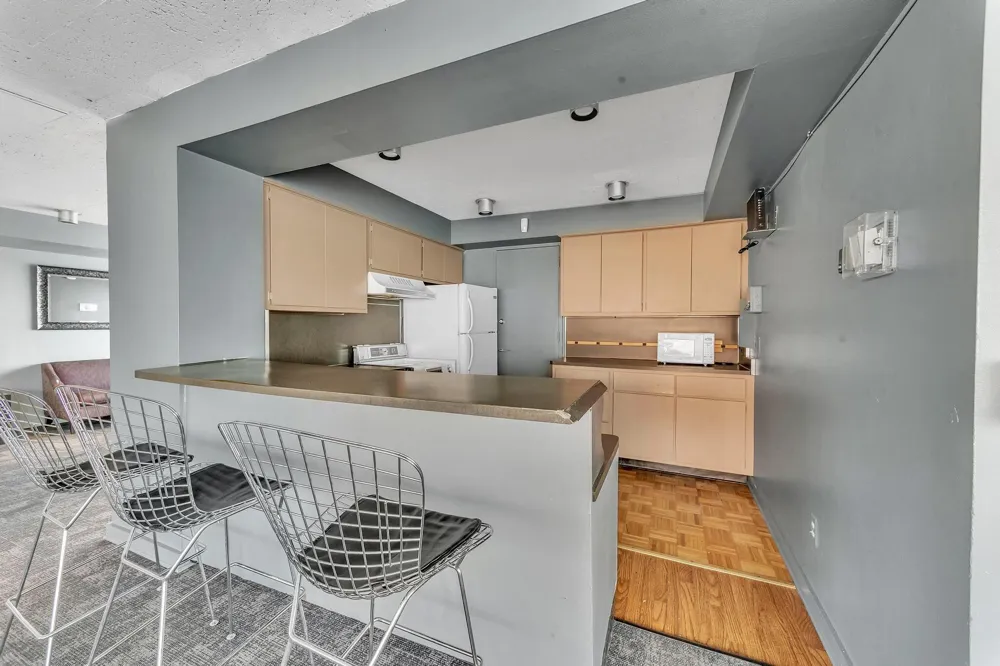 8200 E Jefferson Avenue #610 Detroit City, MI 48214