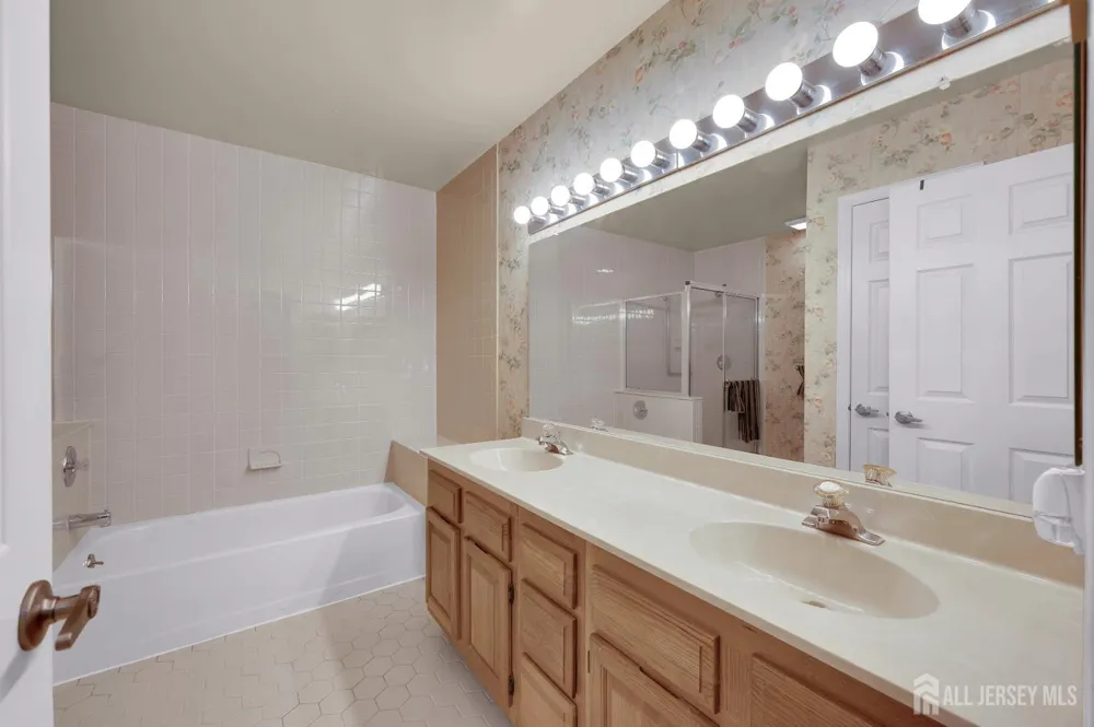 8 Ingram Drive #D Monroe, NJ 08831