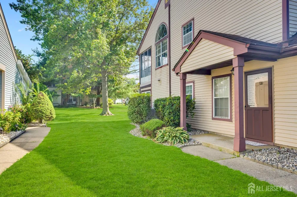 8 Ingram Drive #D Monroe, NJ 08831