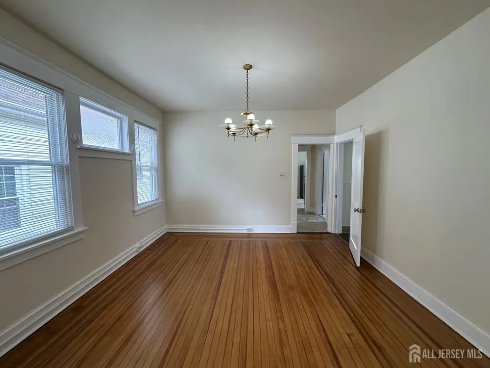 11 Oxford Street #2 New Brunswick, NJ 08901
