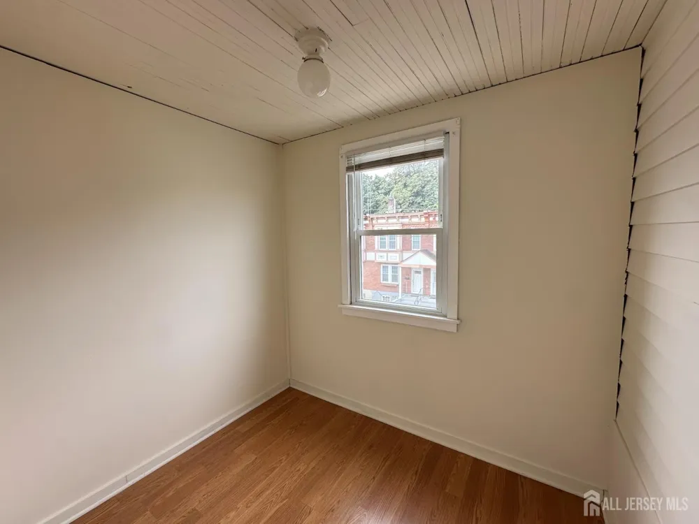 11 Oxford Street #2 New Brunswick, NJ 08901