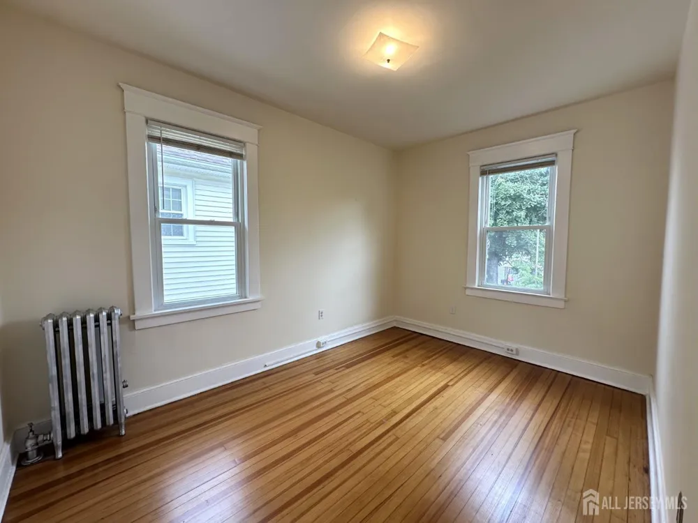 11 Oxford Street #2 New Brunswick, NJ 08901