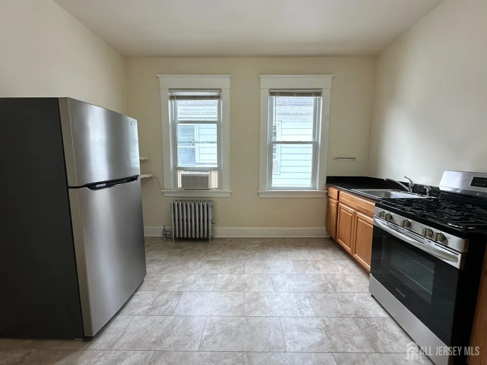 11 Oxford Street #2 New Brunswick, NJ 08901