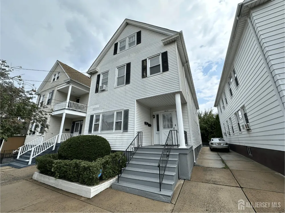 11 Oxford Street #2 New Brunswick, NJ 08901