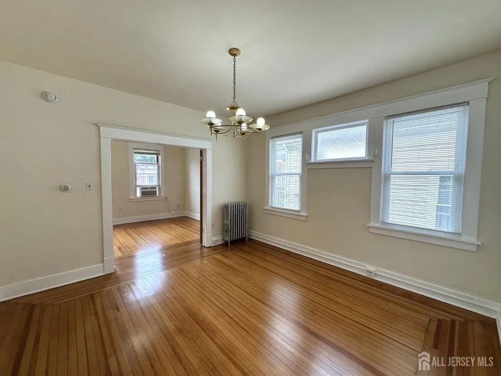 11 Oxford Street #2 New Brunswick, NJ 08901