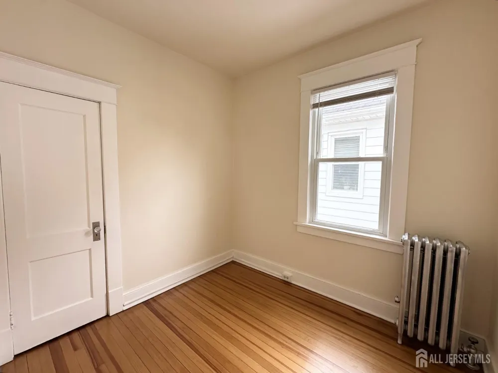 11 Oxford Street #2 New Brunswick, NJ 08901
