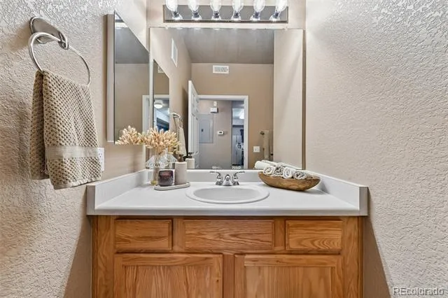 22920 E Roxbury Drive #E Aurora, CO 80016