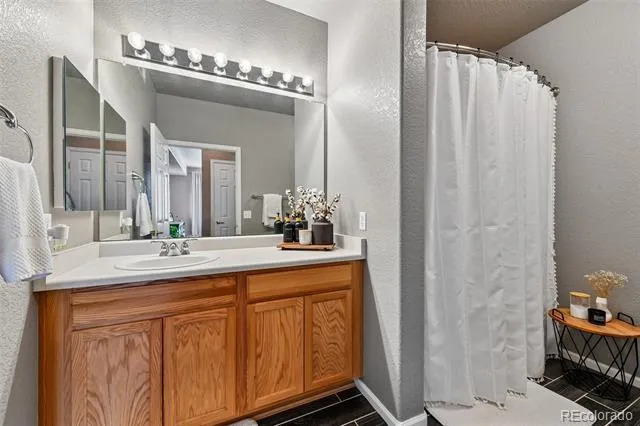 22920 E Roxbury Drive #E Aurora, CO 80016