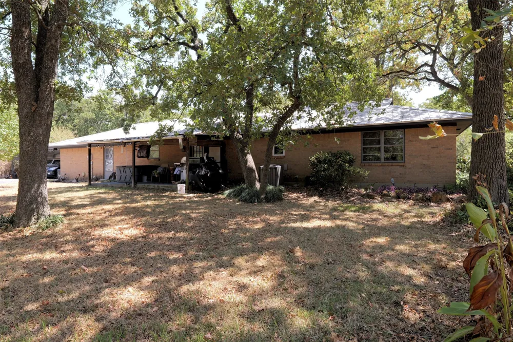 3741 County Road 423 Cleburne, TX 76031
