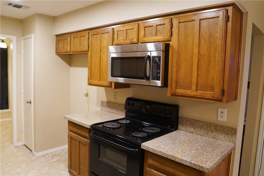 7624 Cedarhill Road Watauga, TX 76148
