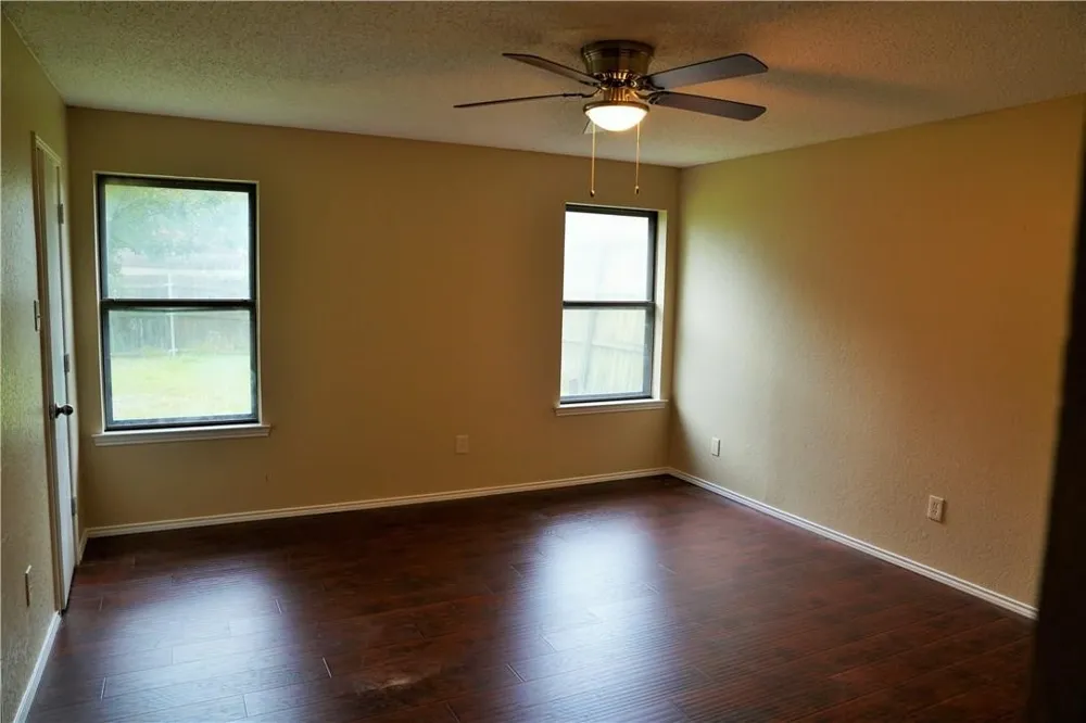 7624 Cedarhill Road Watauga, TX 76148