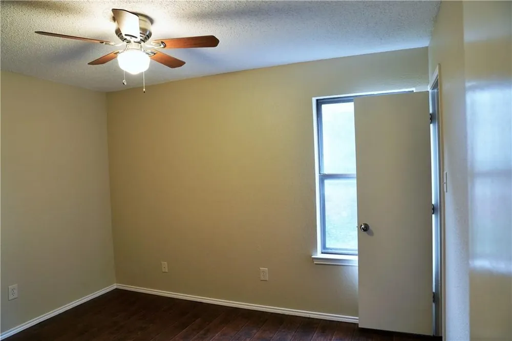 7624 Cedarhill Road Watauga, TX 76148