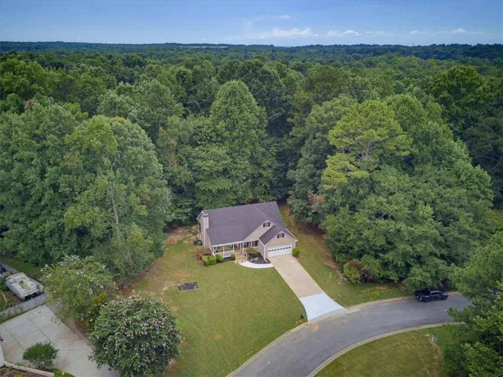 7425 Hickory Bluff Drive Cumming, GA 30040