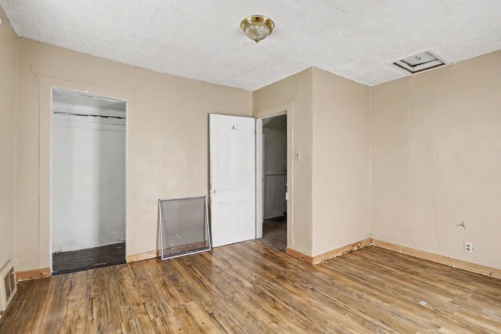 549 E Britain Avenue Benton Harbor, MI 49022