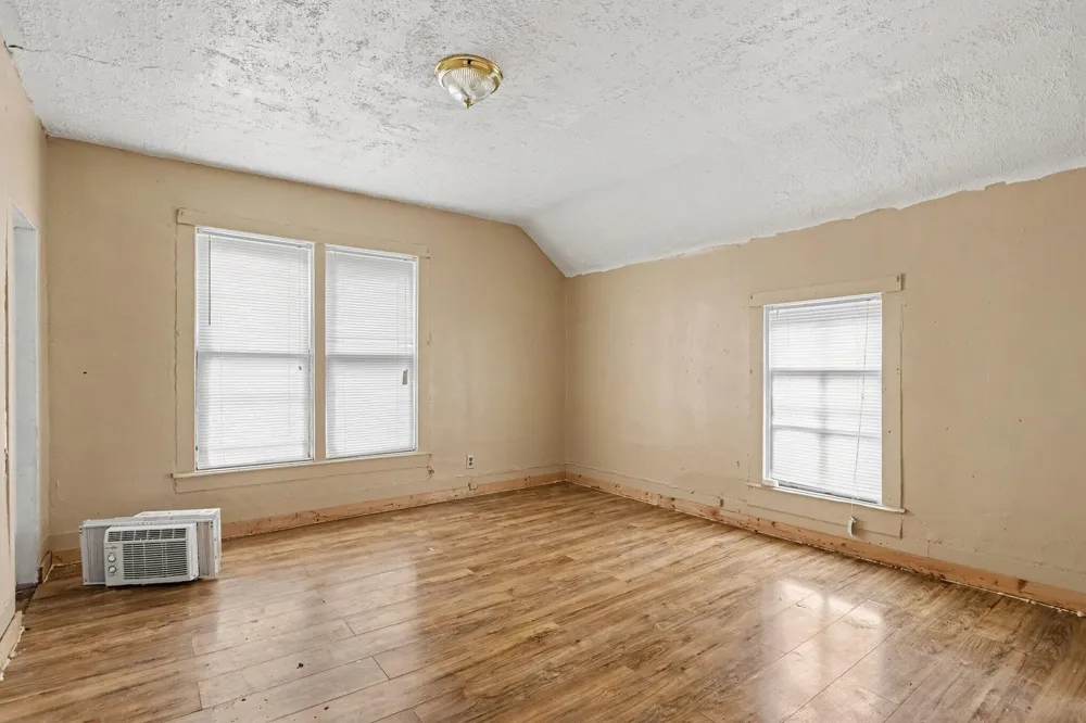 549 E Britain Avenue Benton Harbor, MI 49022