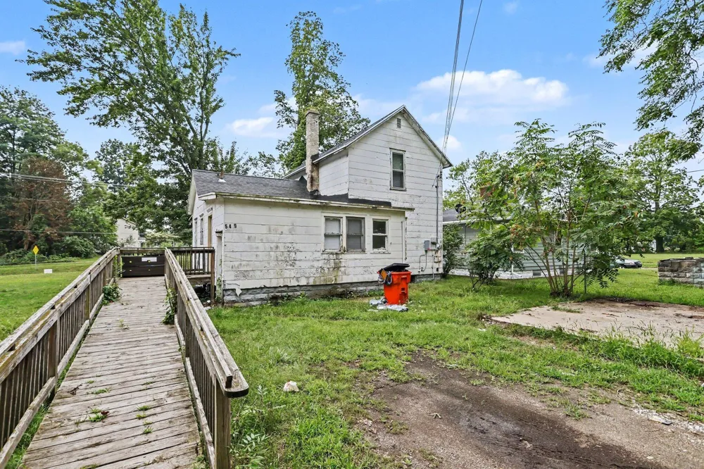 549 E Britain Avenue Benton Harbor, MI 49022