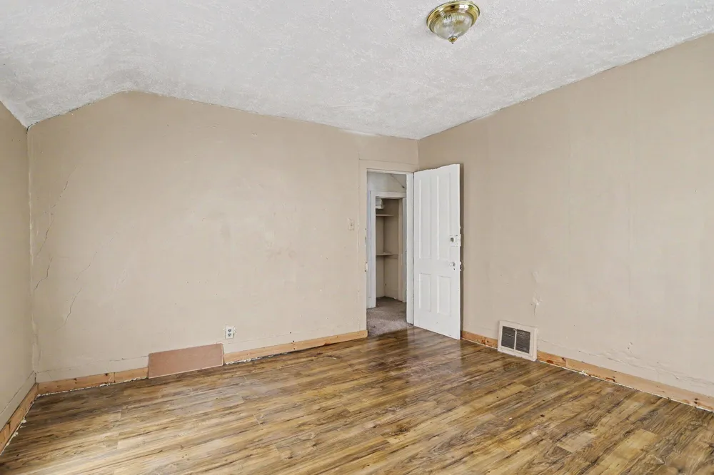549 E Britain Avenue Benton Harbor, MI 49022