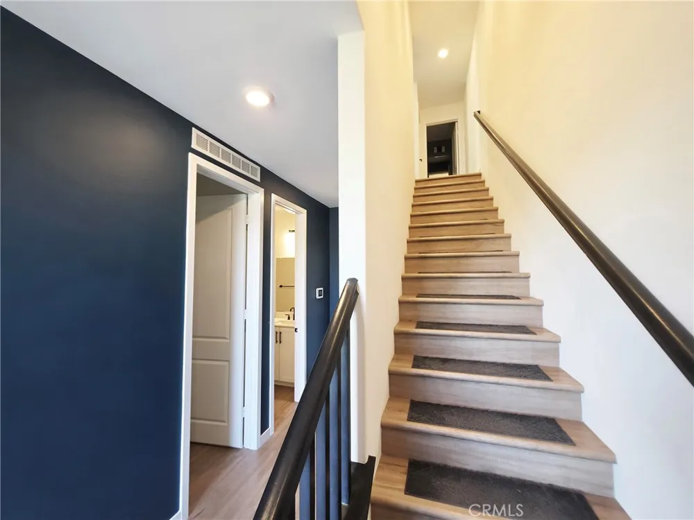 27589 Sanctuary Court Valencia, CA 91381