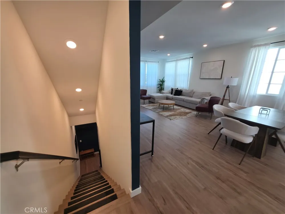 27589 Sanctuary Court Valencia, CA 91381