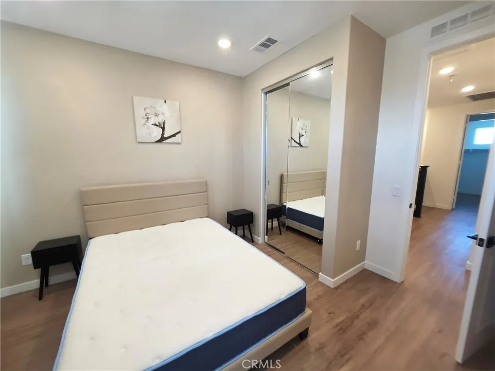 27589 Sanctuary Court Valencia, CA 91381