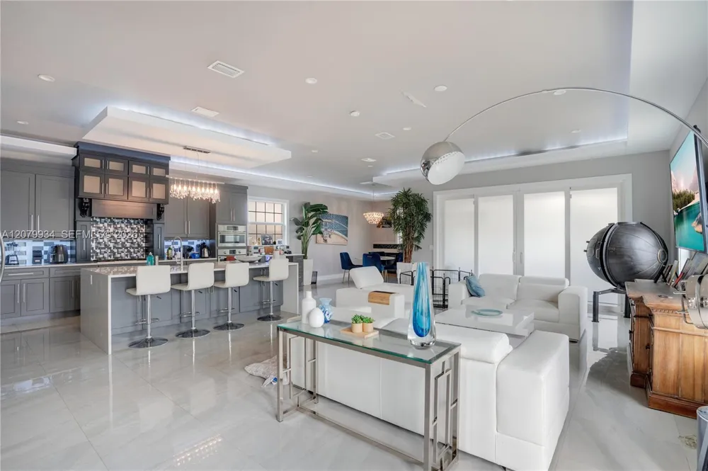 555 Peachtree Road Orlando, FL 32804