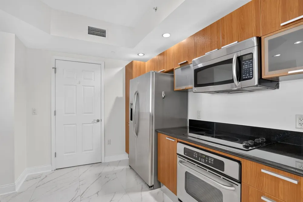 231 RIVERSIDE DRIVE #1108-1 