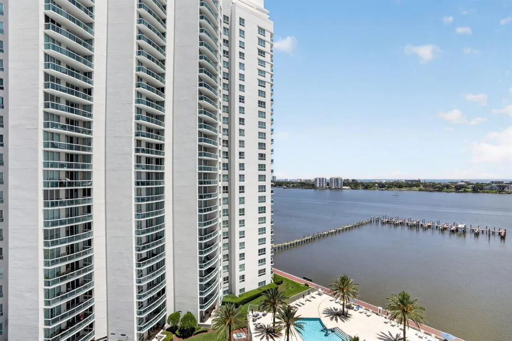 231 RIVERSIDE DRIVE #1108-1 
