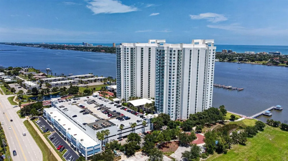 231 RIVERSIDE DRIVE #1108-1 