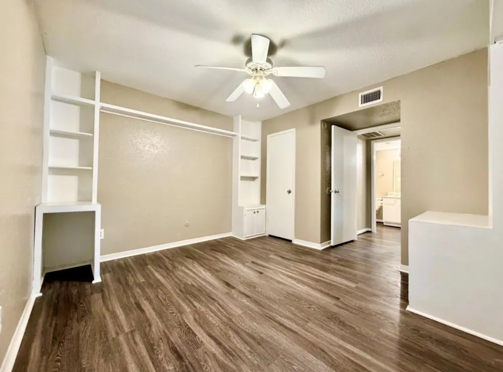 9350 Country Creek Drive #31 Houston, TX 77036