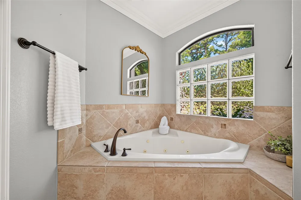 11436 Grand Pine Drive Montgomery, TX 77356