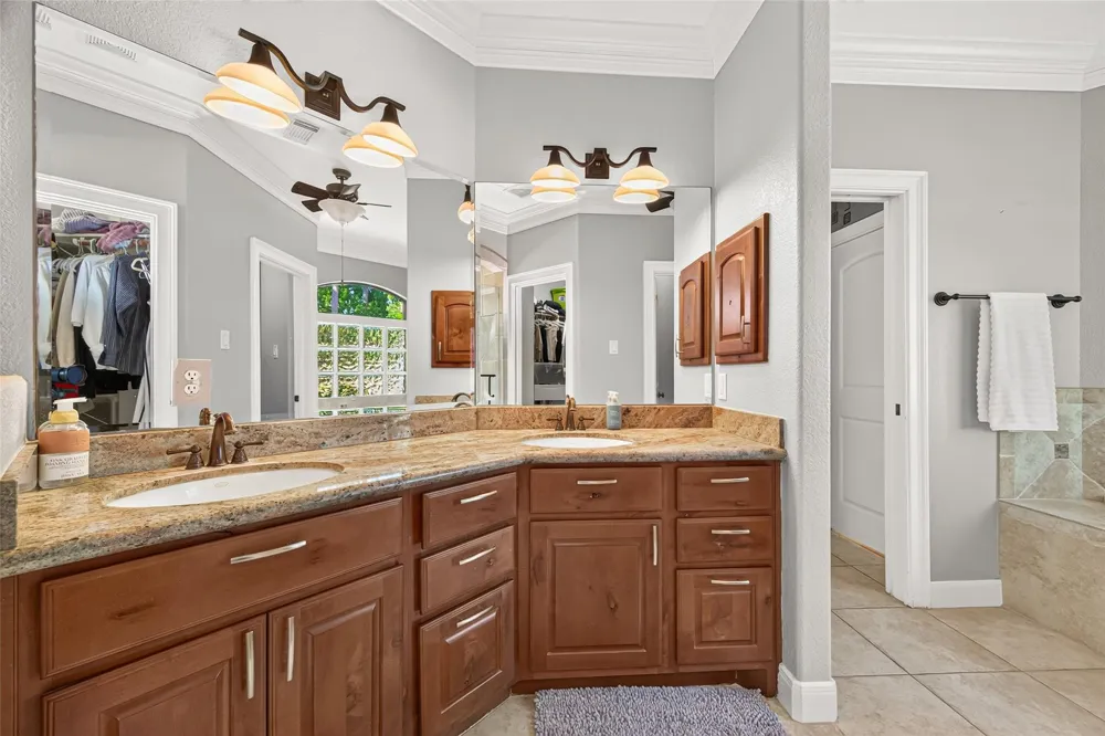 11436 Grand Pine Drive Montgomery, TX 77356