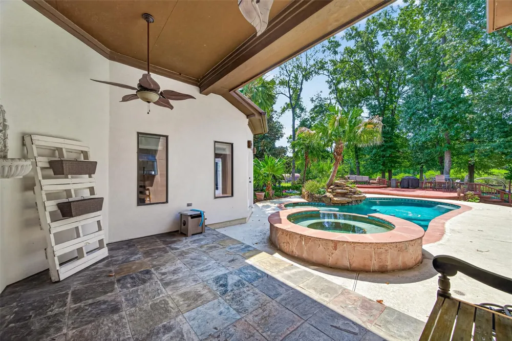 11436 Grand Pine Drive Montgomery, TX 77356