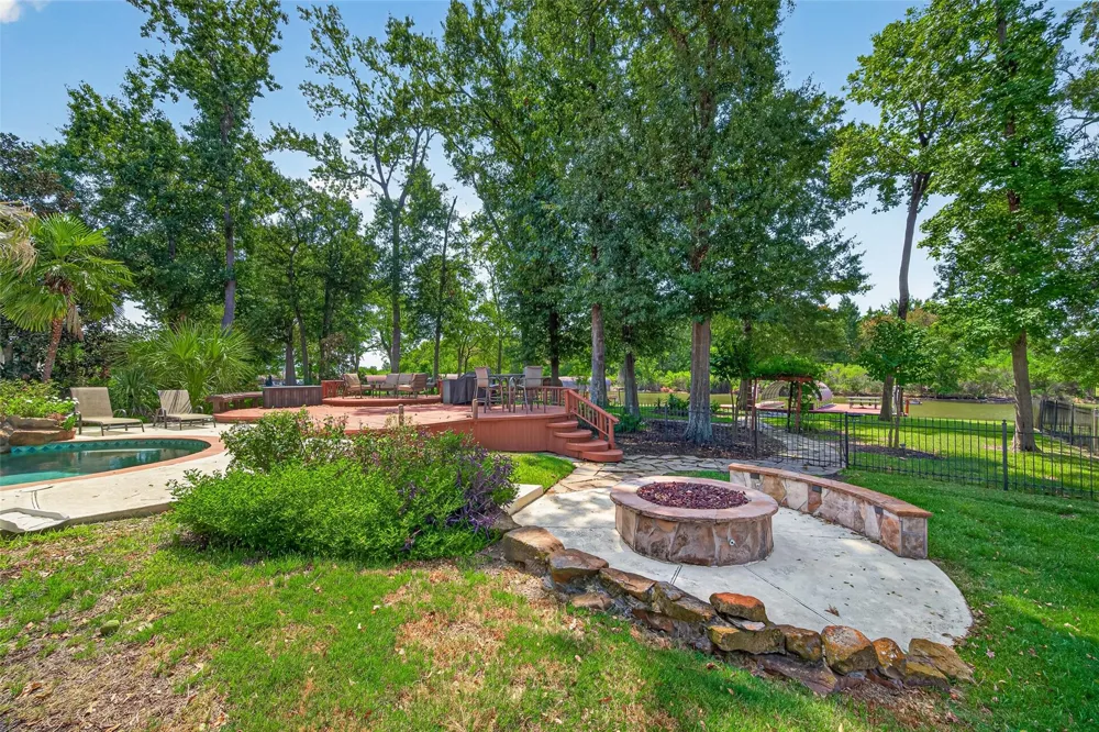 11436 Grand Pine Drive Montgomery, TX 77356
