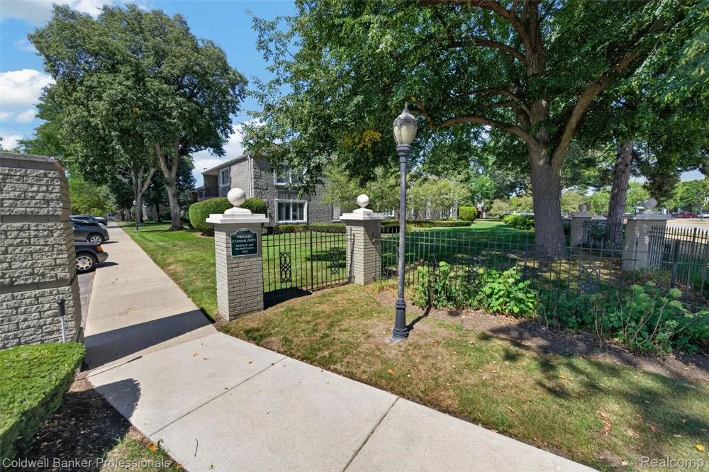 1111 OLD WOODWARD AVENUE #17 Birmingham City, MI 48009