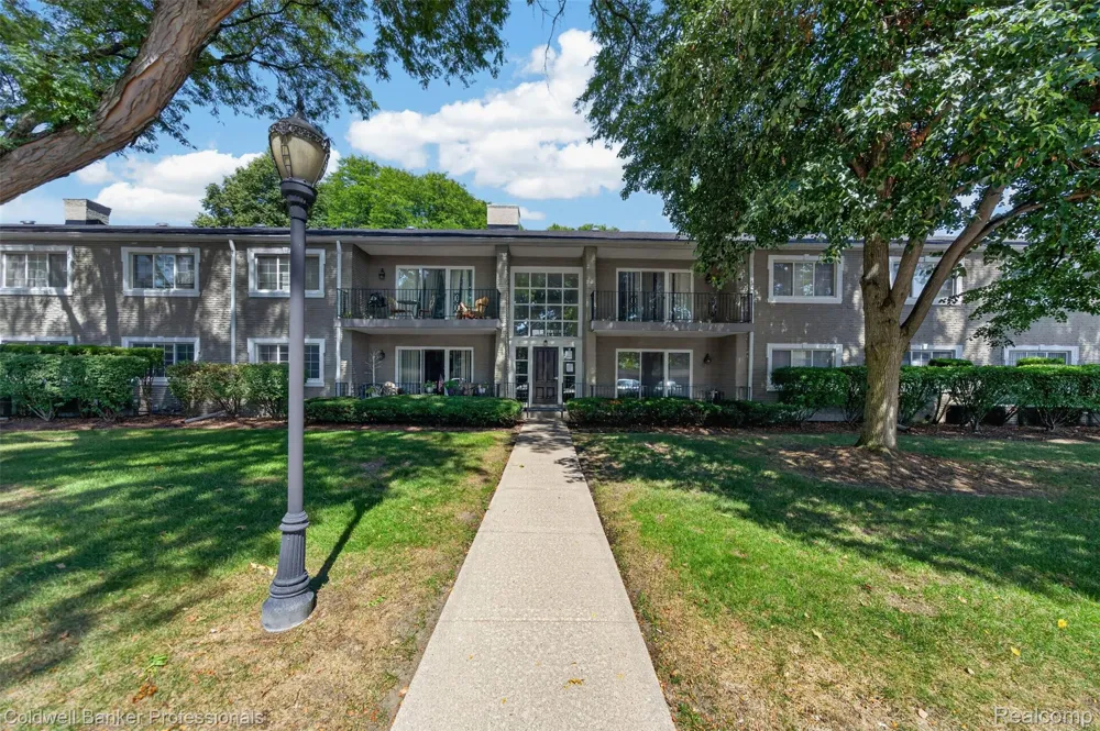 1111 OLD WOODWARD AVENUE #17 Birmingham City, MI 48009