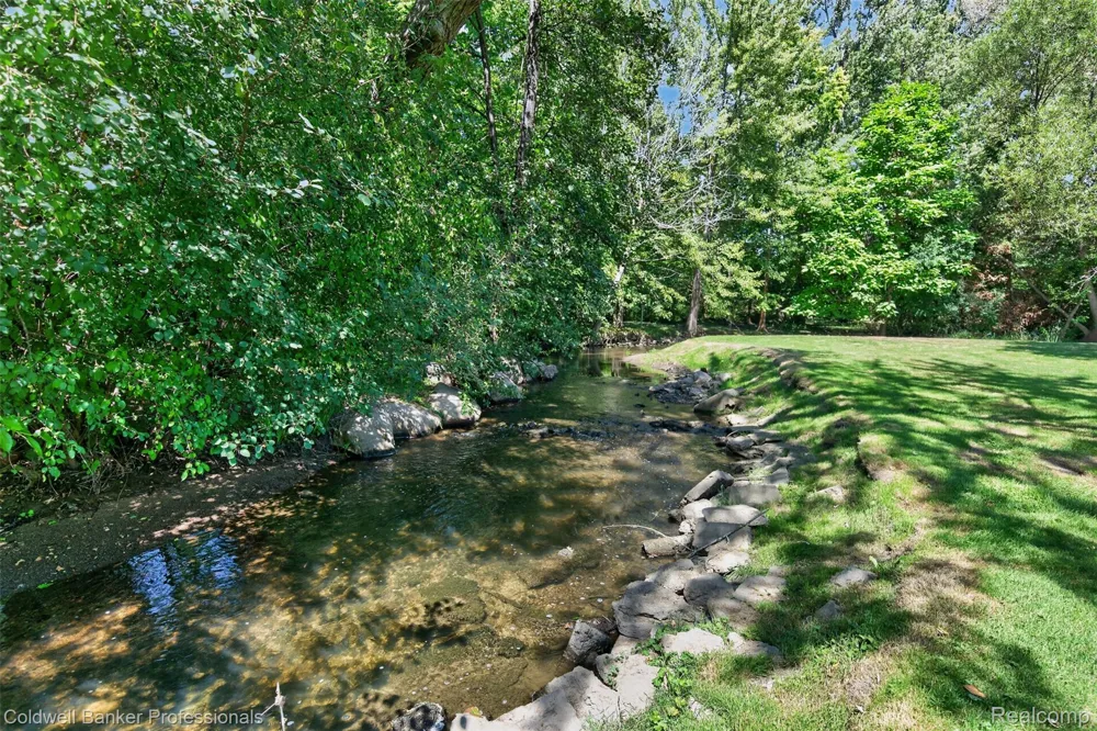 1111 OLD WOODWARD AVENUE #17 Birmingham City, MI 48009