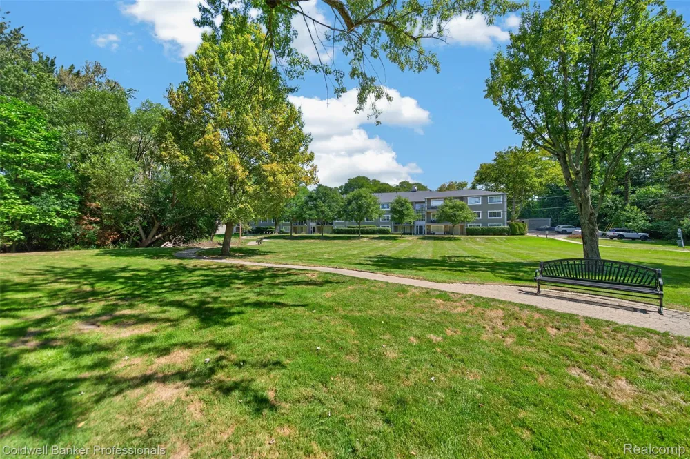 1111 OLD WOODWARD AVENUE #17 Birmingham City, MI 48009