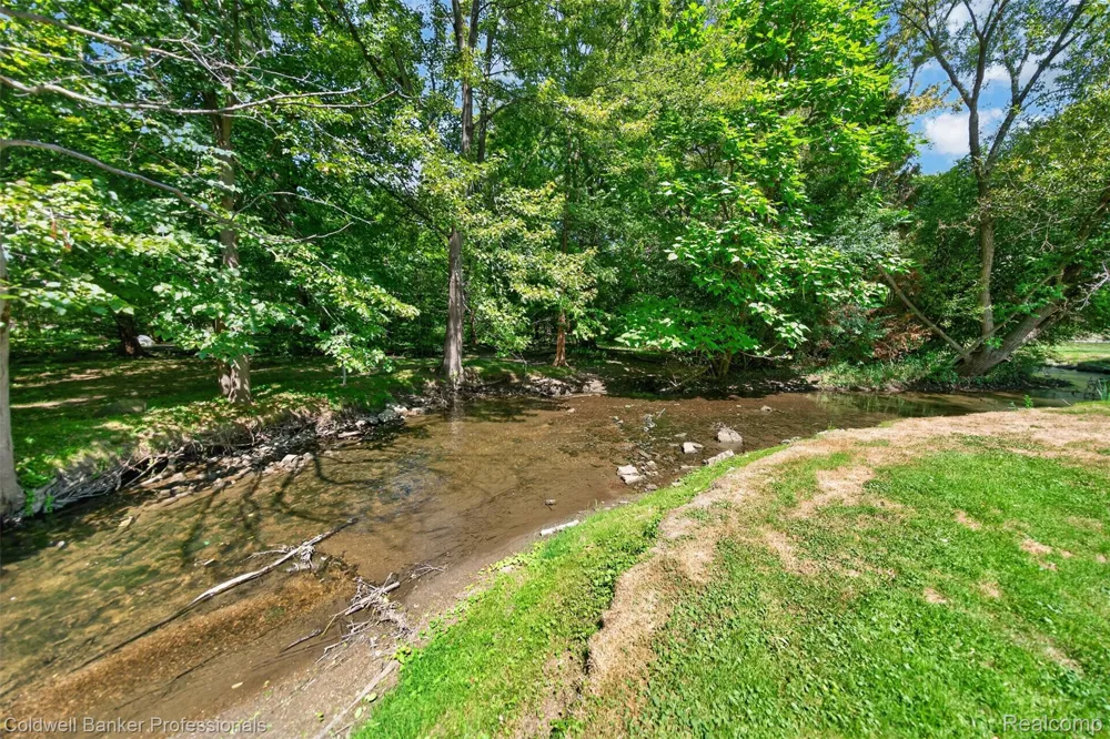 1111 OLD WOODWARD AVENUE #17 Birmingham City, MI 48009