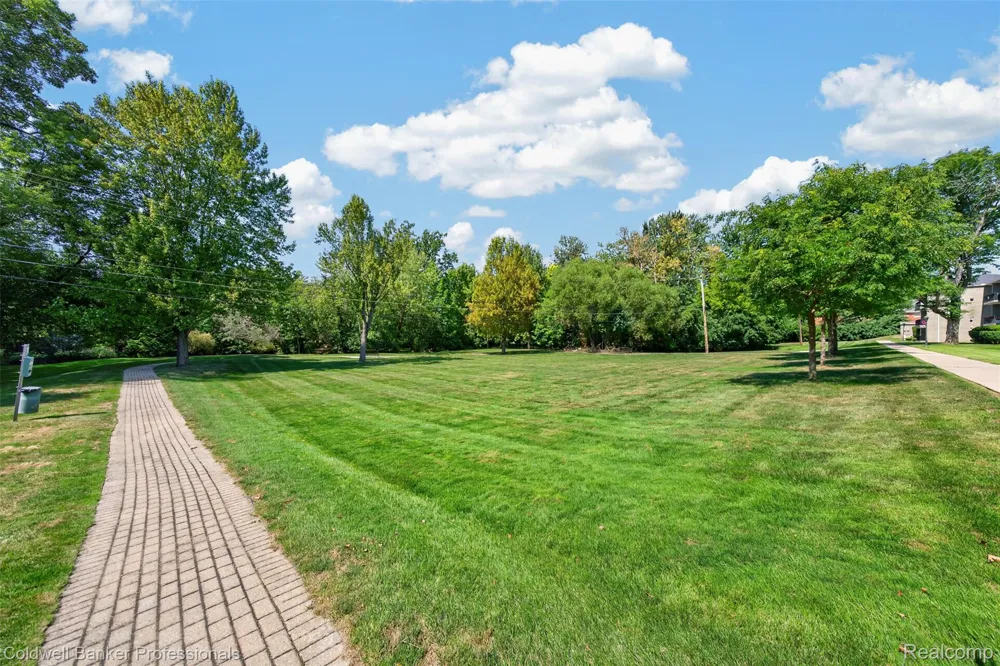 1111 OLD WOODWARD AVENUE #17 Birmingham City, MI 48009