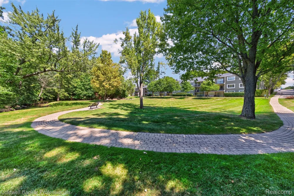 1111 OLD WOODWARD AVENUE #17 Birmingham City, MI 48009