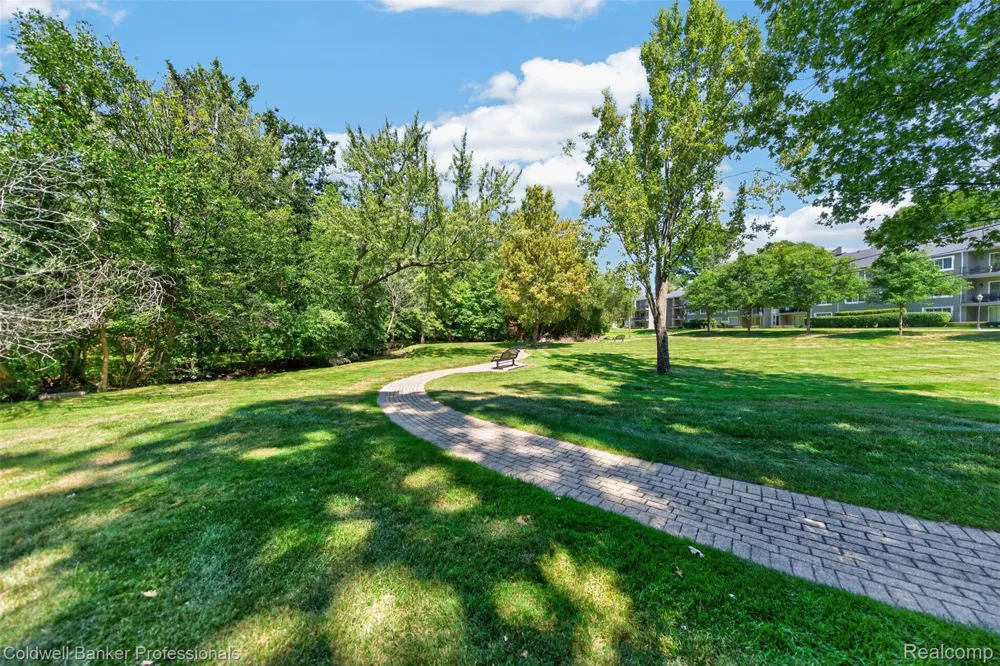 1111 OLD WOODWARD AVENUE #17 Birmingham City, MI 48009