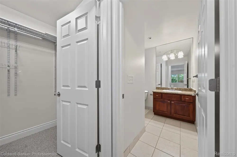 1111 OLD WOODWARD AVENUE #17 Birmingham City, MI 48009