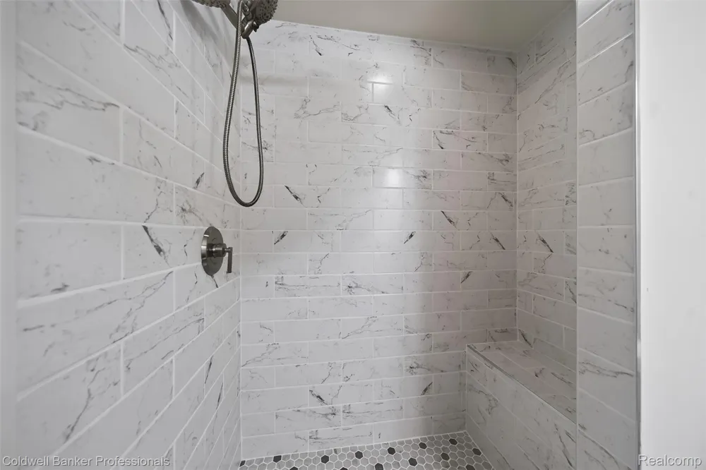 1111 OLD WOODWARD AVENUE #17 Birmingham City, MI 48009
