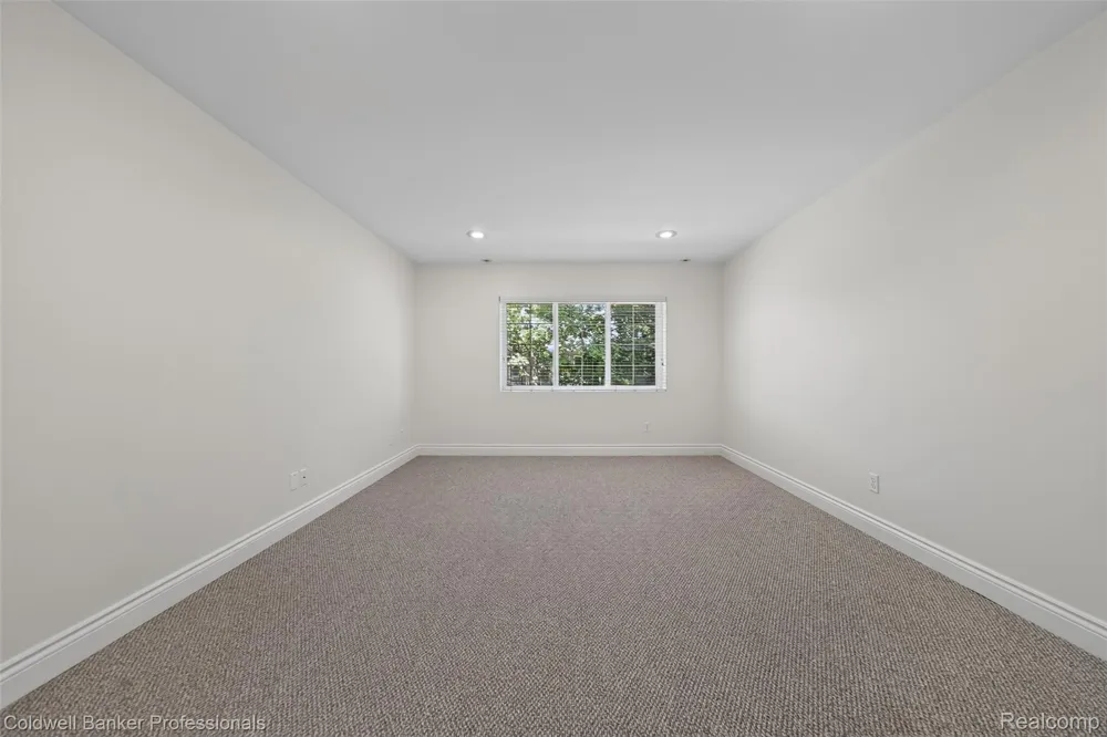 1111 OLD WOODWARD AVENUE #17 Birmingham City, MI 48009