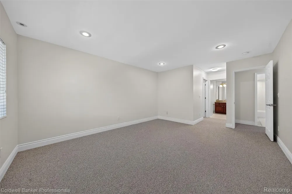 1111 OLD WOODWARD AVENUE #17 Birmingham City, MI 48009
