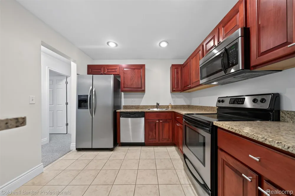 1111 OLD WOODWARD AVENUE #17 Birmingham City, MI 48009