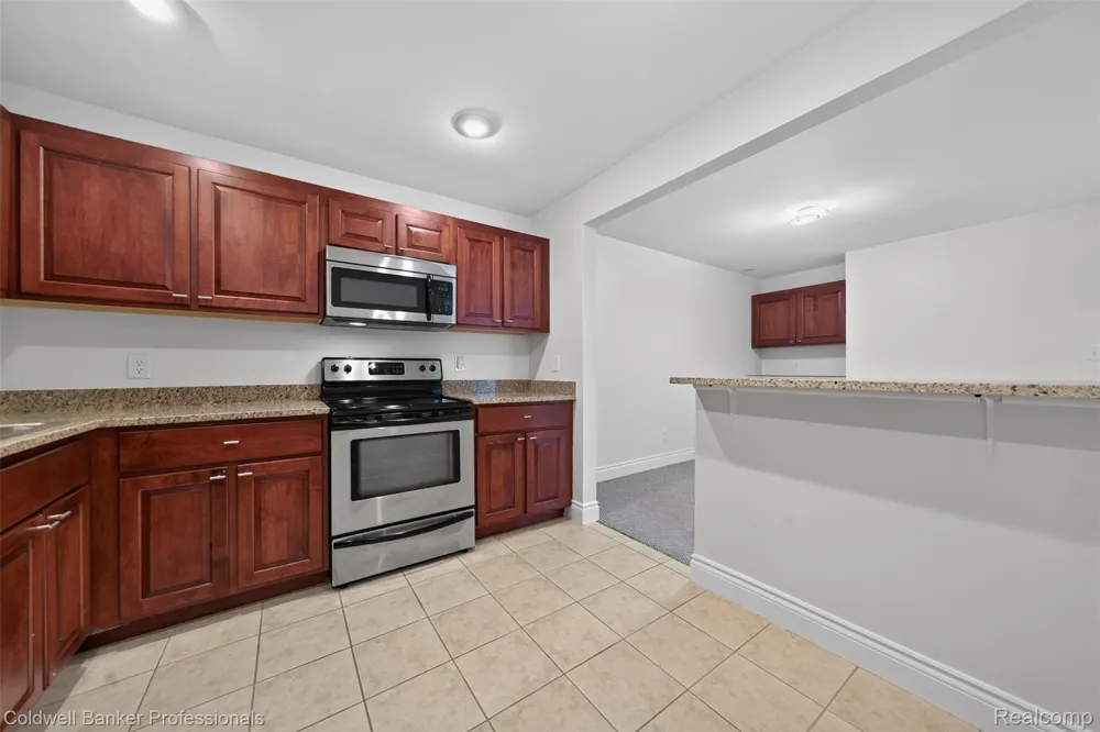1111 OLD WOODWARD AVENUE #17 Birmingham City, MI 48009