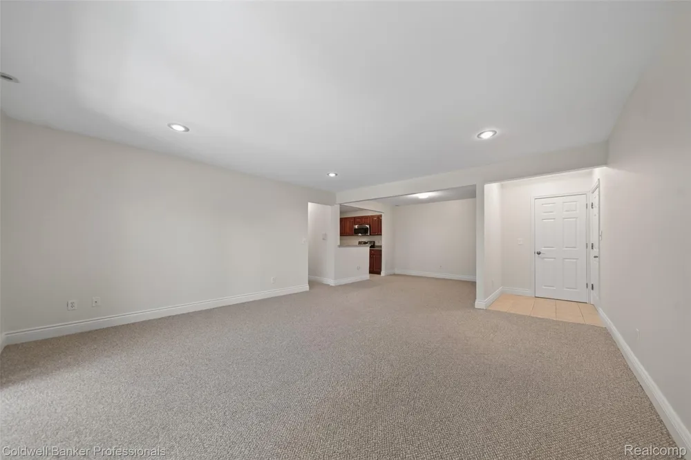 1111 OLD WOODWARD AVENUE #17 Birmingham City, MI 48009