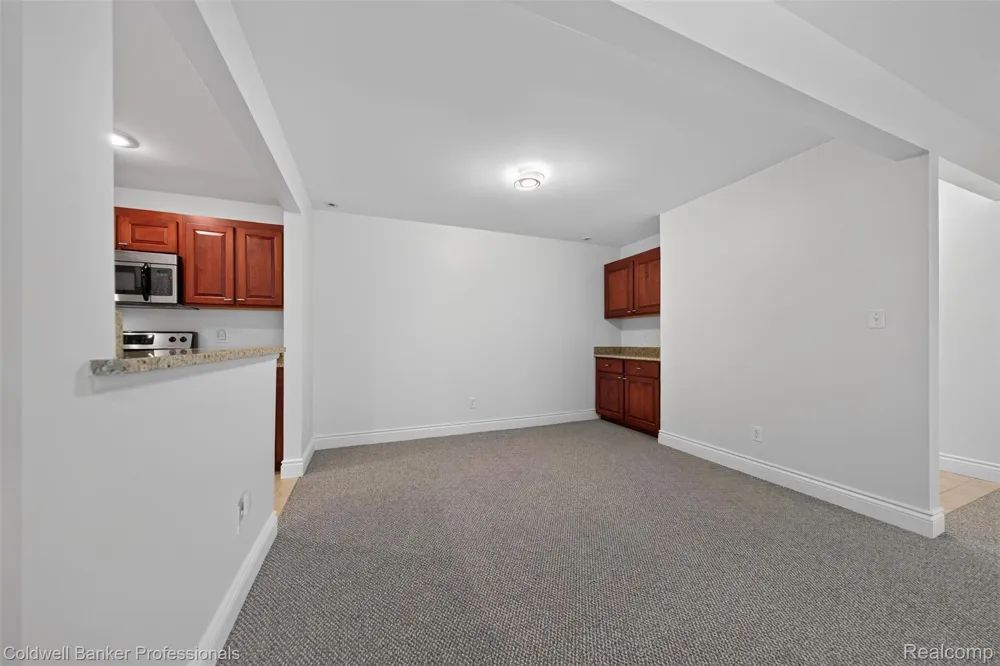 1111 OLD WOODWARD AVENUE #17 Birmingham City, MI 48009